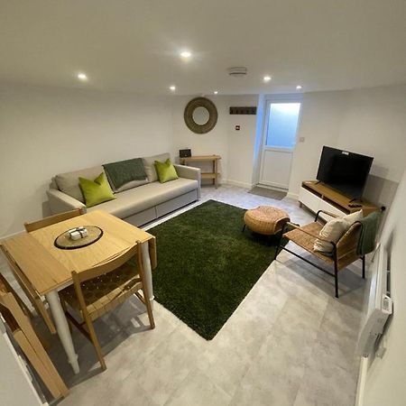 Quaint Central Basement Apartment Hereford Exterior foto